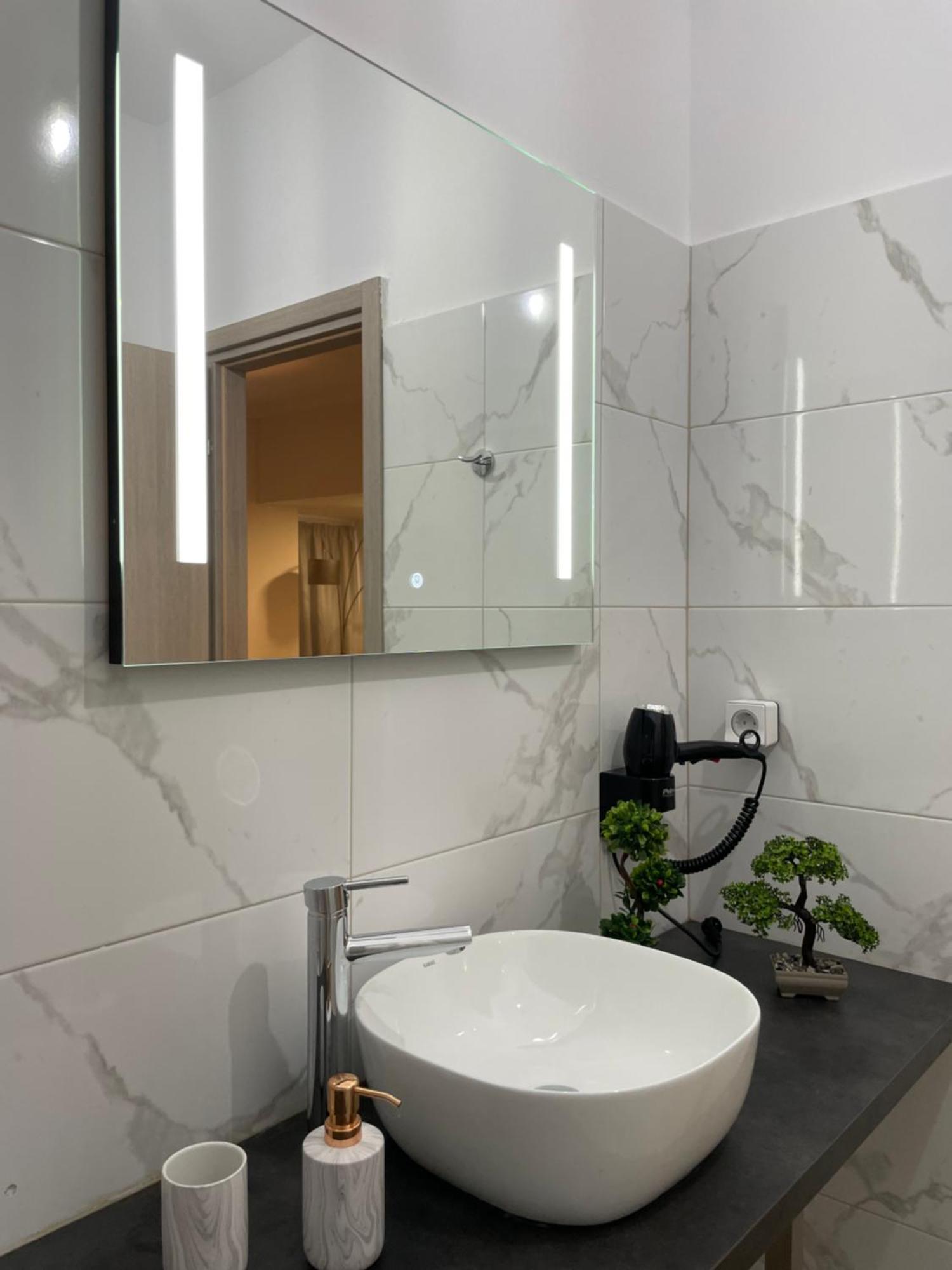 Compass Lofts Athens Apartment ภายนอก รูปภาพ