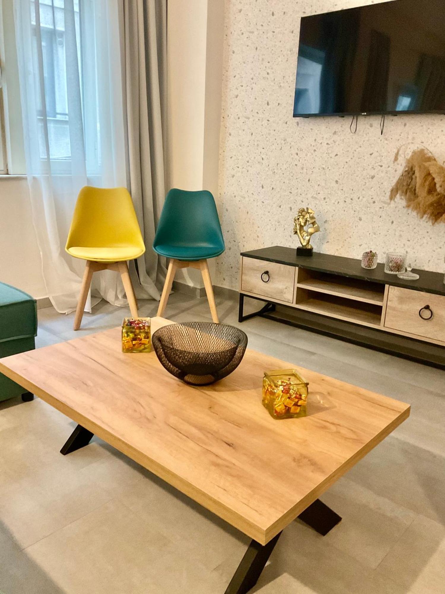 Compass Lofts Athens Apartment ภายนอก รูปภาพ