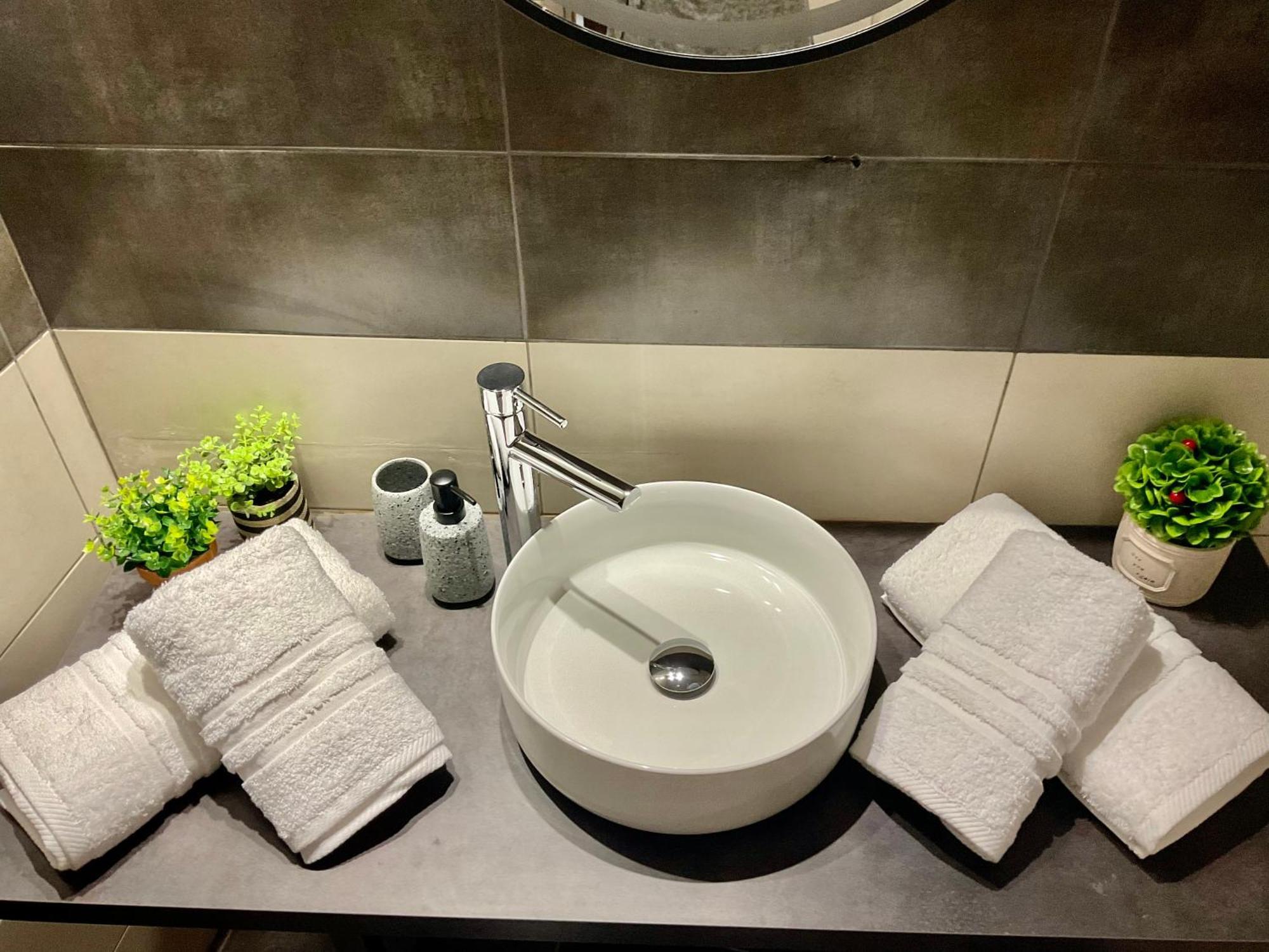 Compass Lofts Athens Apartment ภายนอก รูปภาพ
