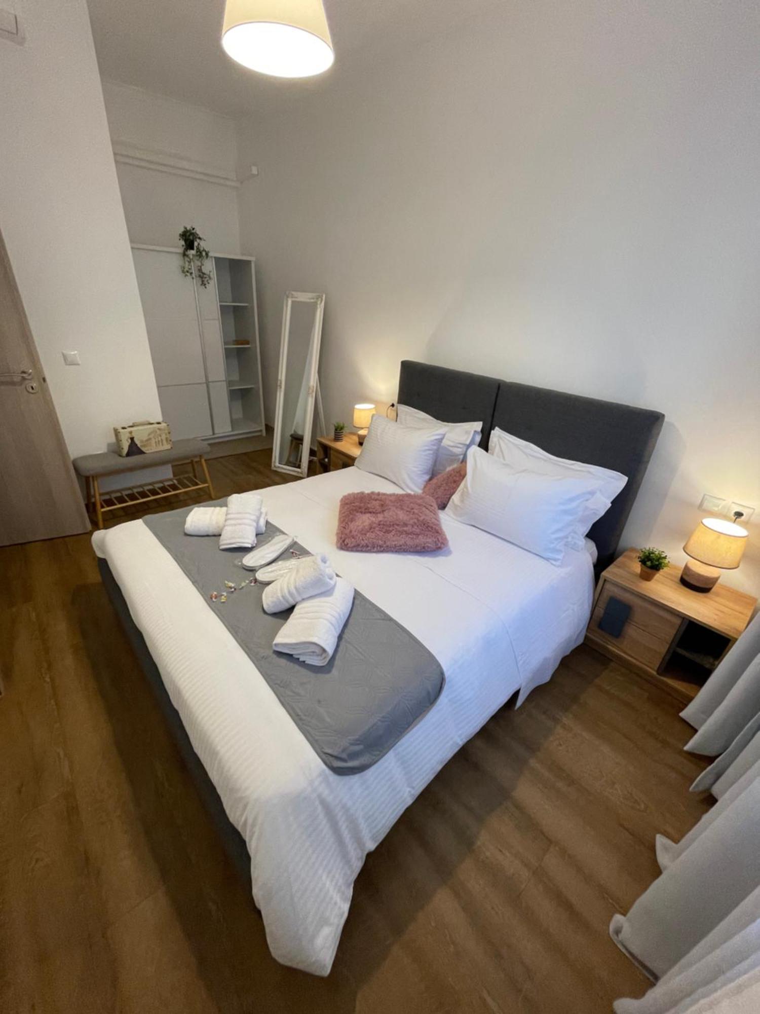Compass Lofts Athens Apartment ภายนอก รูปภาพ