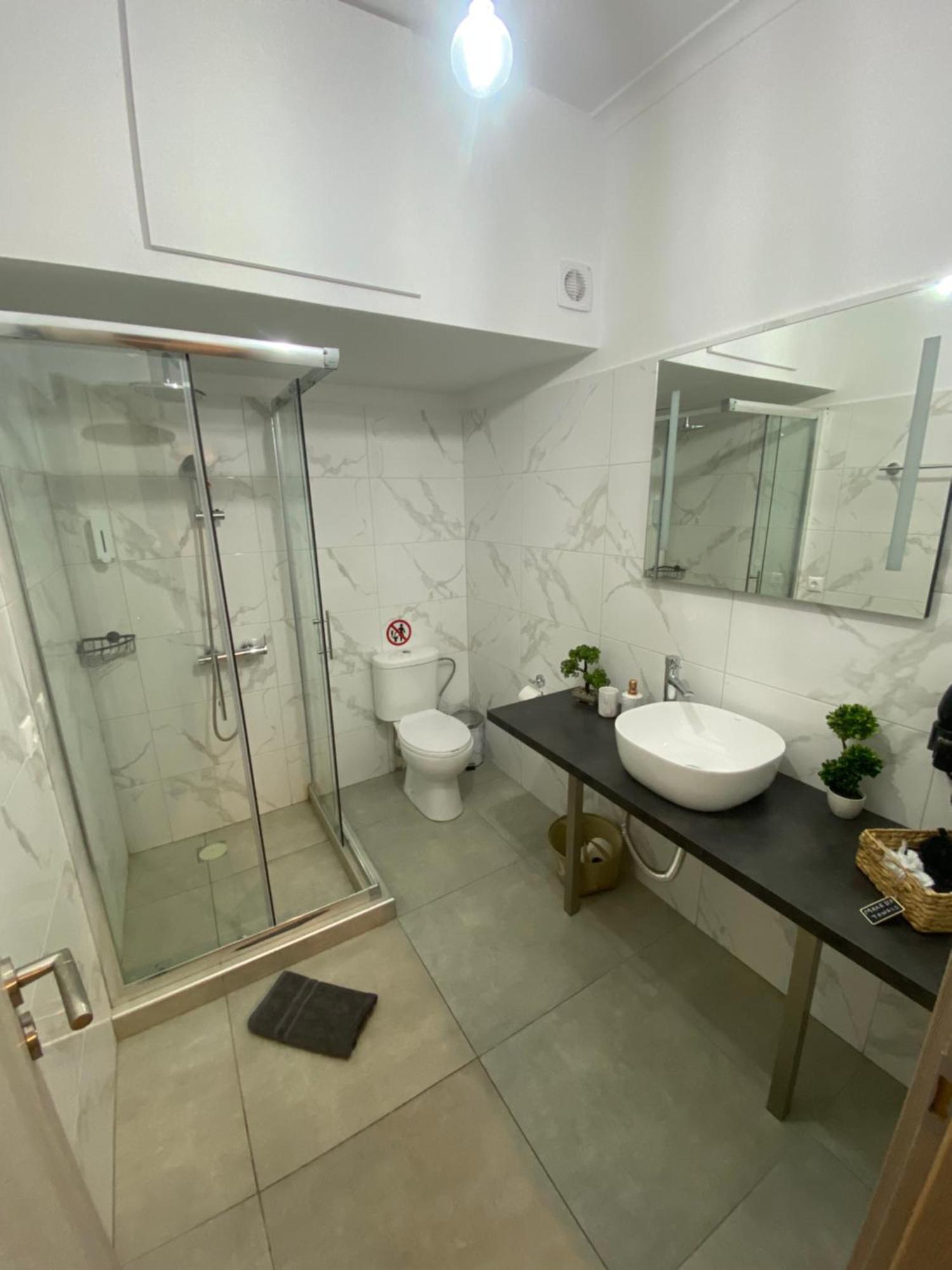Compass Lofts Athens Apartment ภายนอก รูปภาพ