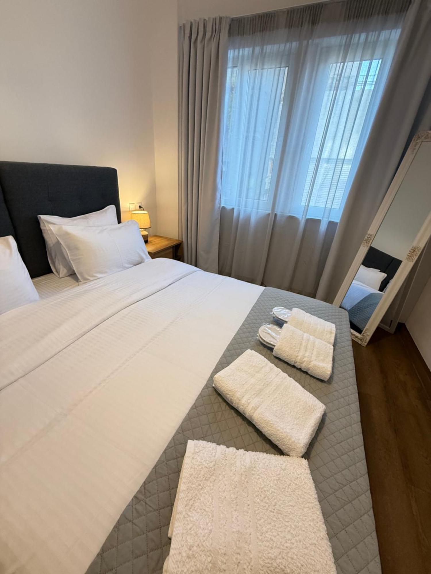 Compass Lofts Athens Apartment ภายนอก รูปภาพ
